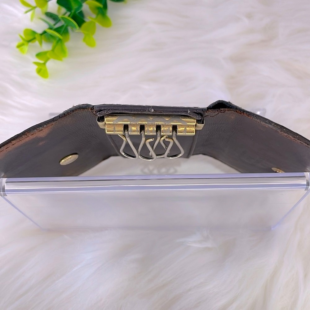 Louis Vuitton Vernis 4 Ring Key Holder - Picture 9 of 11